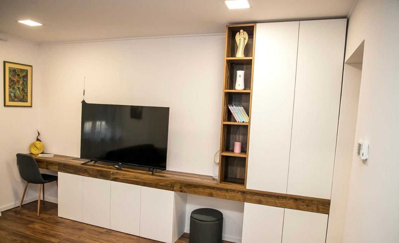 Studio Apartman Avenija *** Σλαβόνσκι Μπροντ Εξωτερικό φωτογραφία
